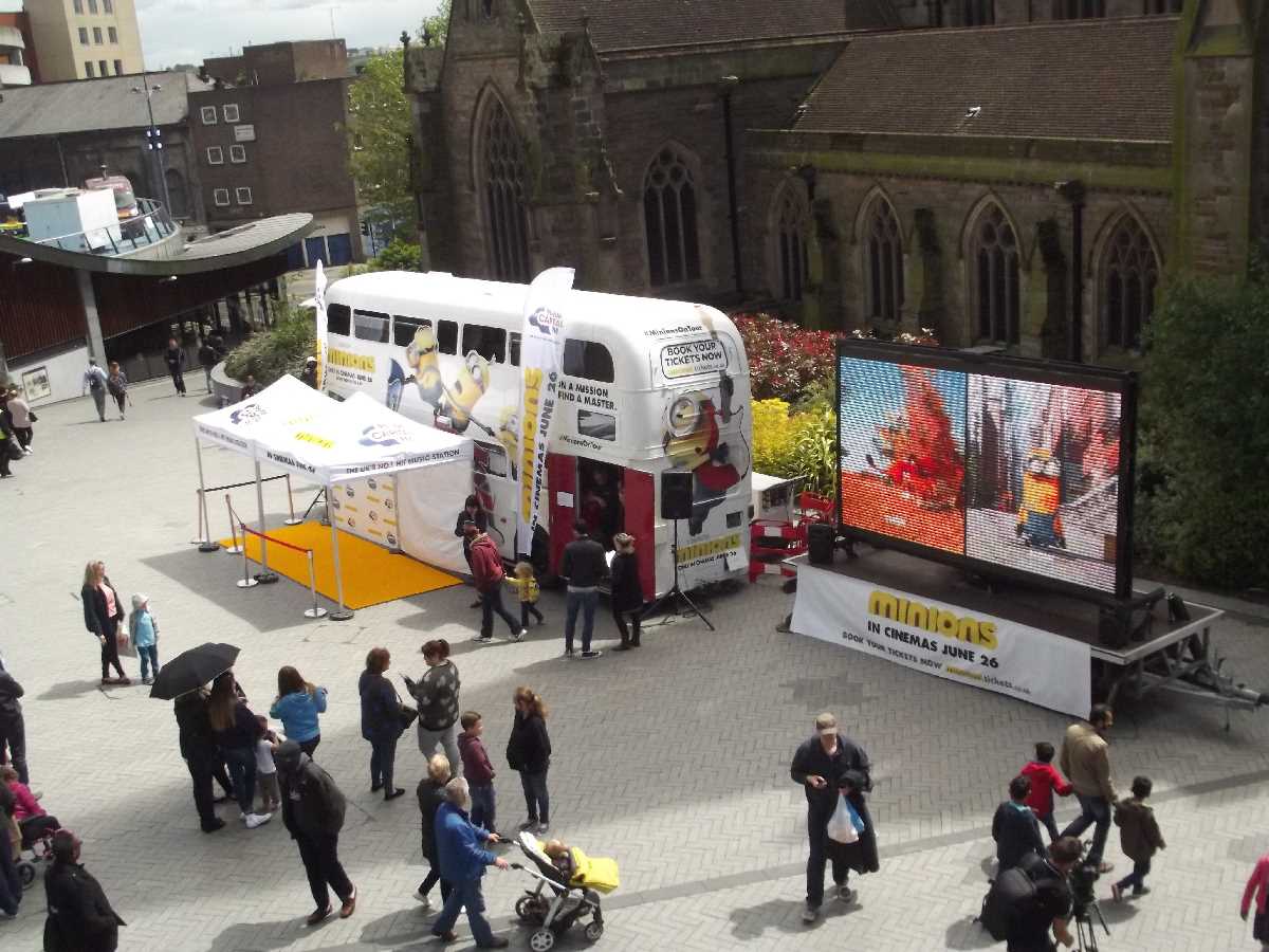 Minions St Martin's Square